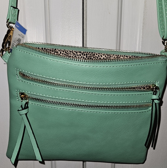 New mint green vegan leather crossbody purse with 3 outer & inner pockets - Picture 1 of 8